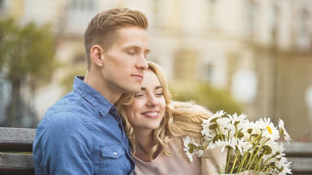 Essential love skills: How to maintain yourself in love?